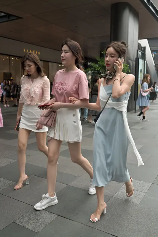 052 街拍蕾丝小姐姐 - 魔镜街拍